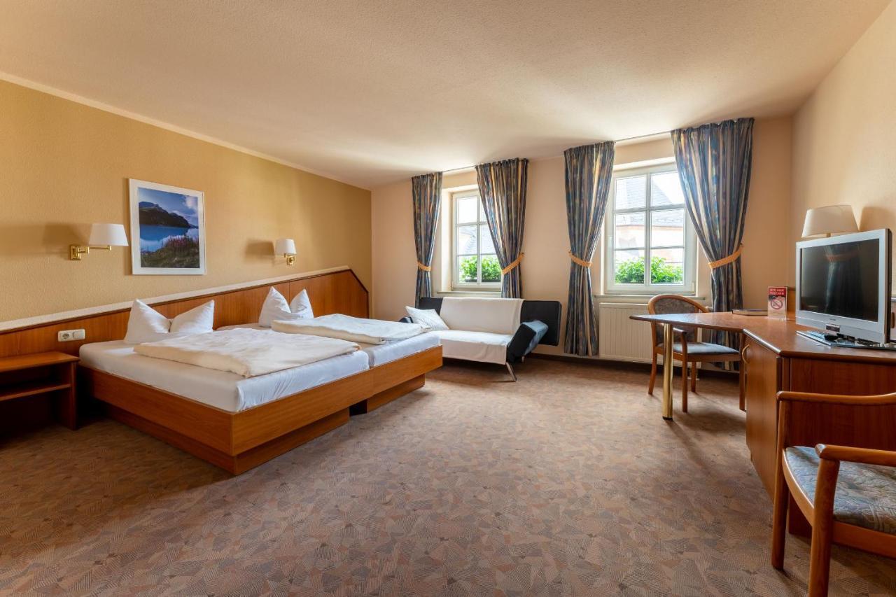 Hotel Reussischer Hof Schmölln Extérieur photo