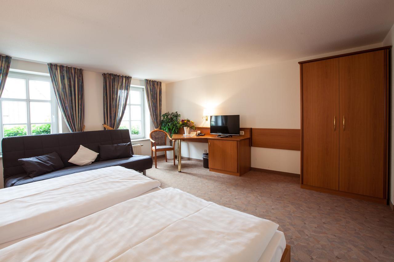 Hotel Reussischer Hof Schmölln Extérieur photo