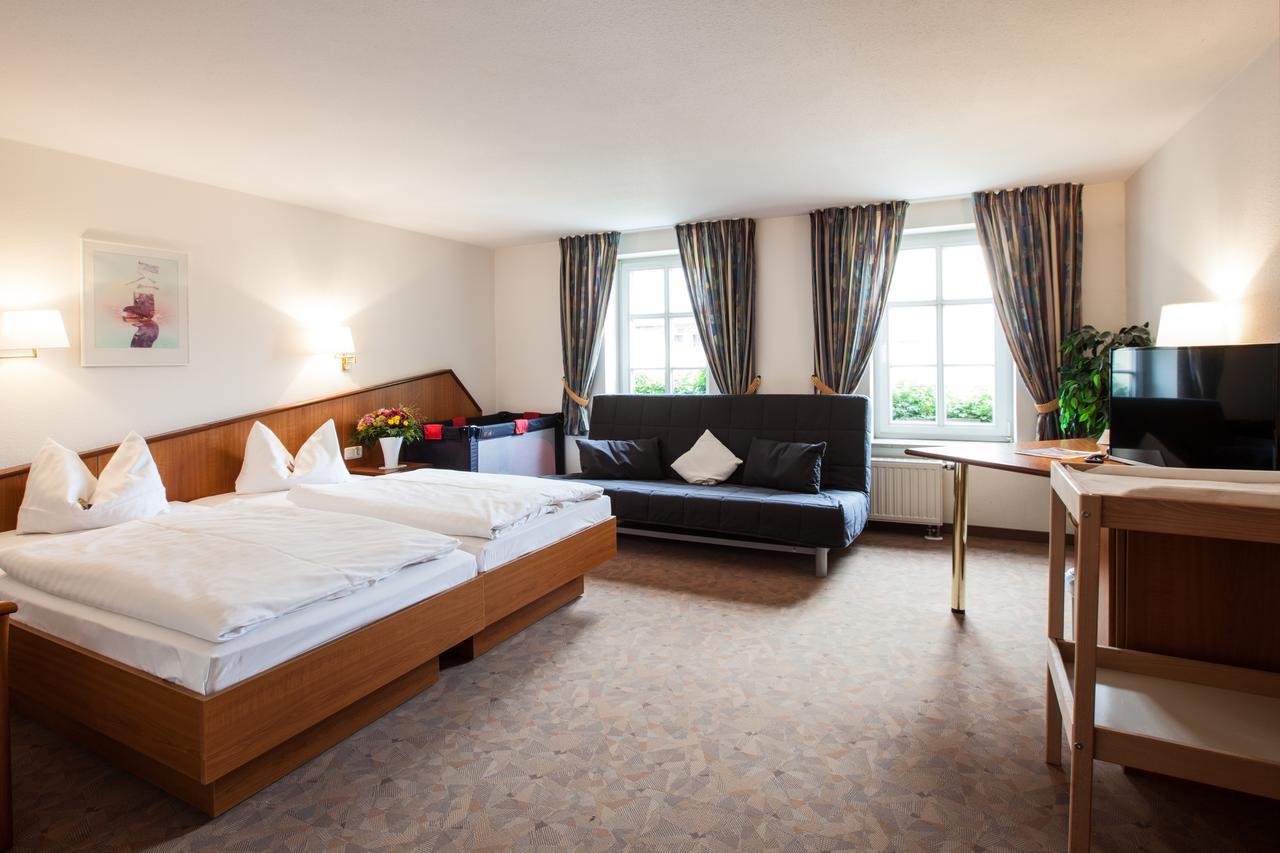 Hotel Reussischer Hof Schmölln Extérieur photo