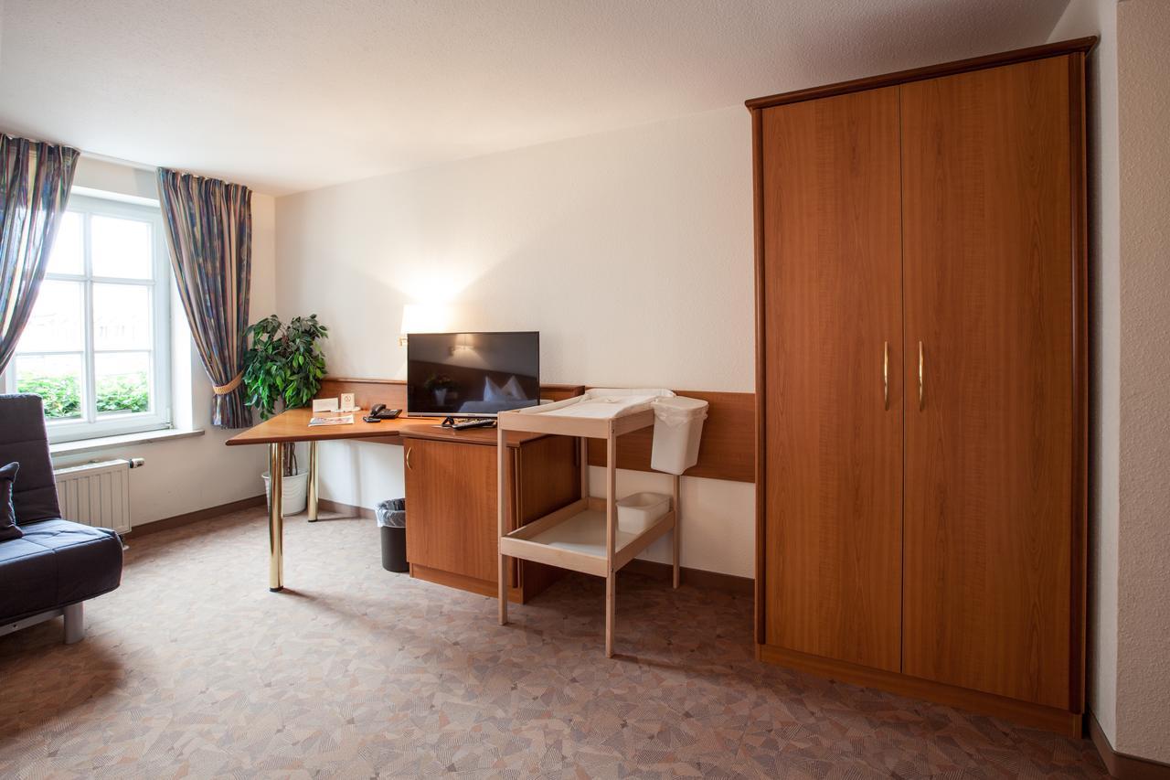 Hotel Reussischer Hof Schmölln Extérieur photo