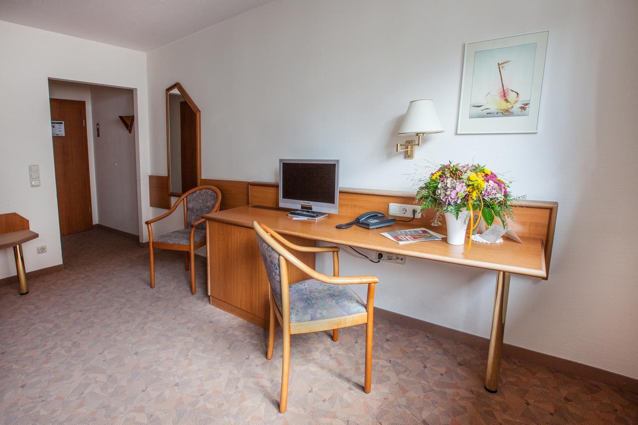 Hotel Reussischer Hof Schmölln Extérieur photo